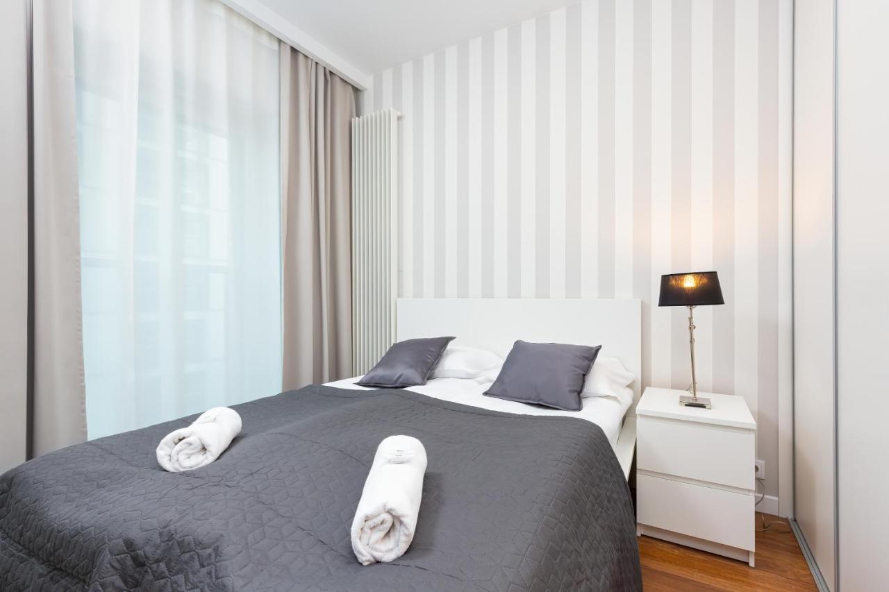 Royal City Center Mennica Residence By Noclegi Renters Warszawa Exteriör bild