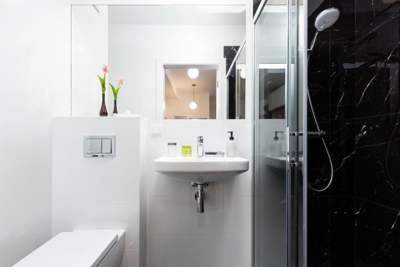 Royal City Center Mennica Residence By Noclegi Renters Warszawa Exteriör bild