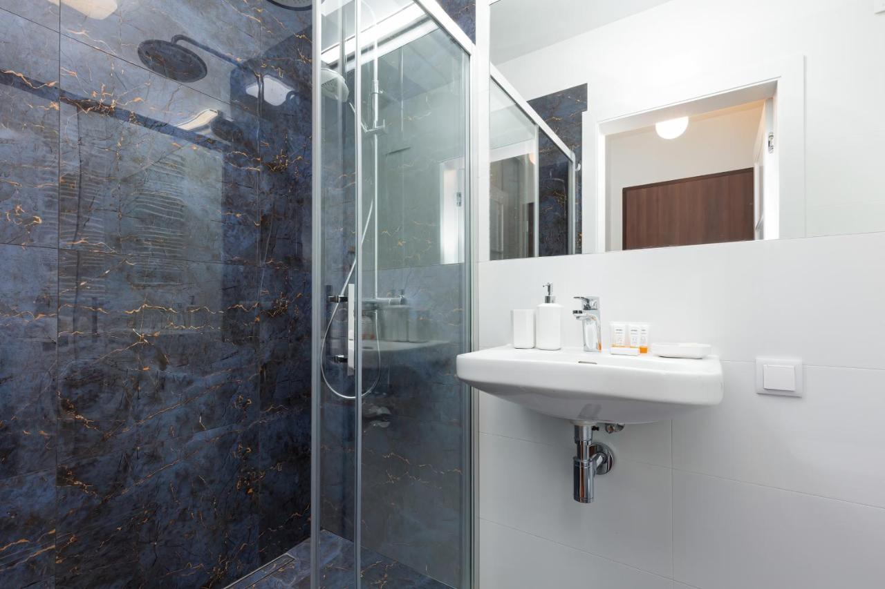 Royal City Center Mennica Residence By Noclegi Renters Warszawa Exteriör bild