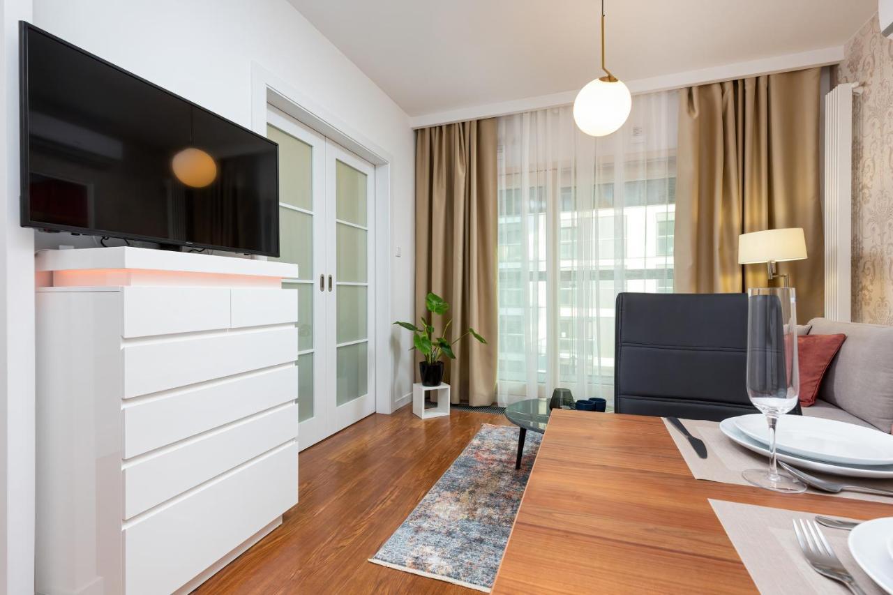 Royal City Center Mennica Residence By Noclegi Renters Warszawa Exteriör bild
