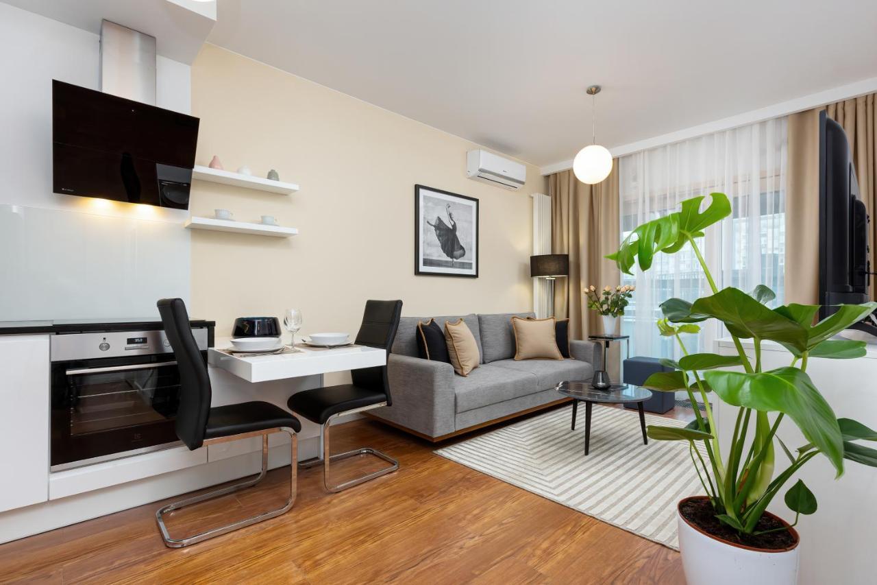 Royal City Center Mennica Residence By Noclegi Renters Warszawa Exteriör bild